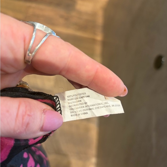 Heart Print Valentine Scarf Black Pink Red - Picture 2 of 3